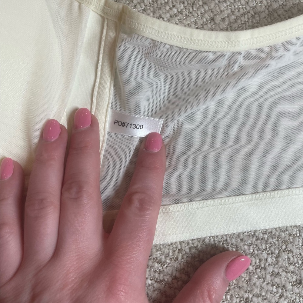 AnaOno Bianca Pocketed Front Closure Sports Bra - Picture 12 of 13